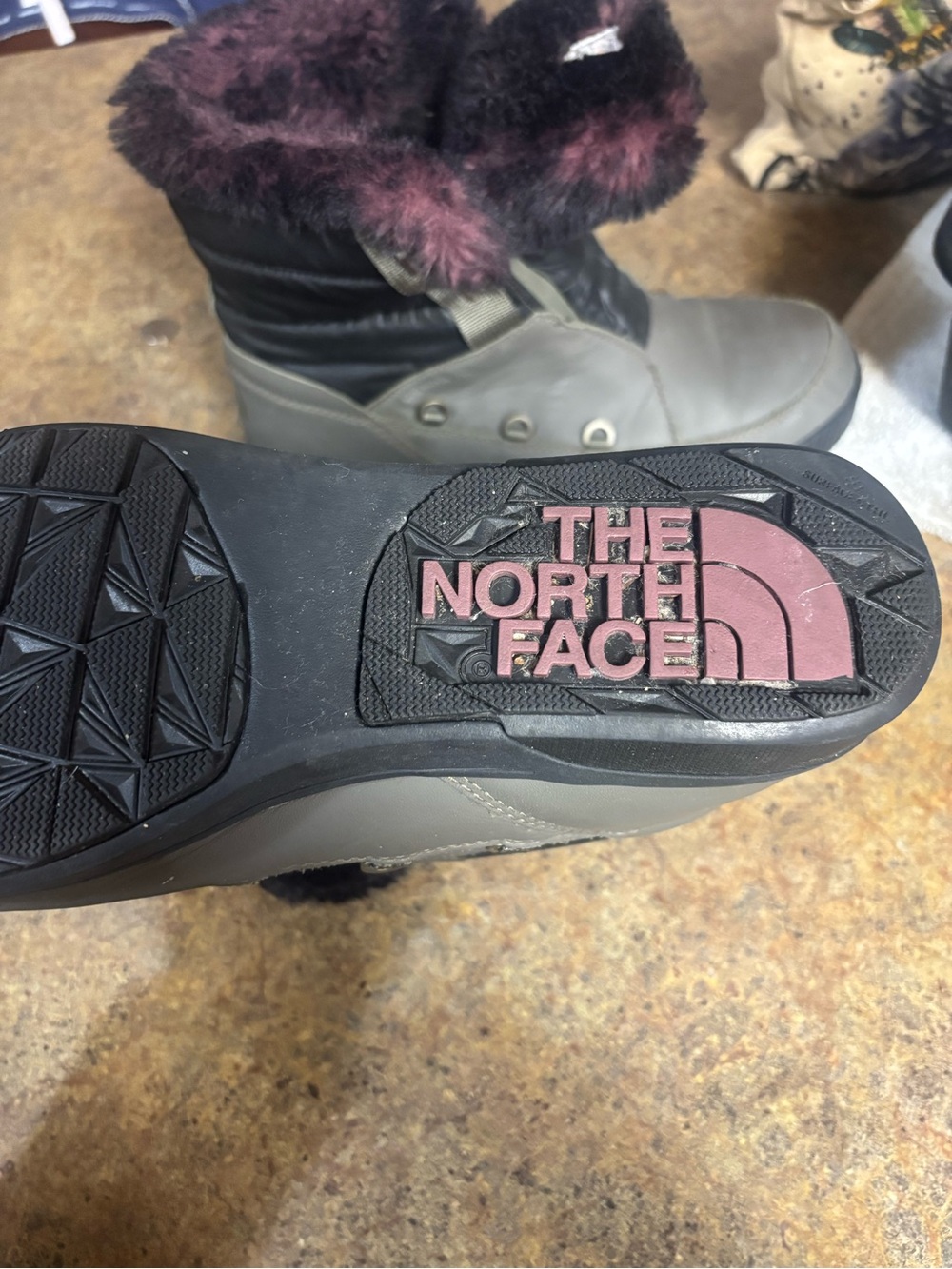 The North Face Winter Boots with Plum Faux Fur Trim Women’s size 8.5